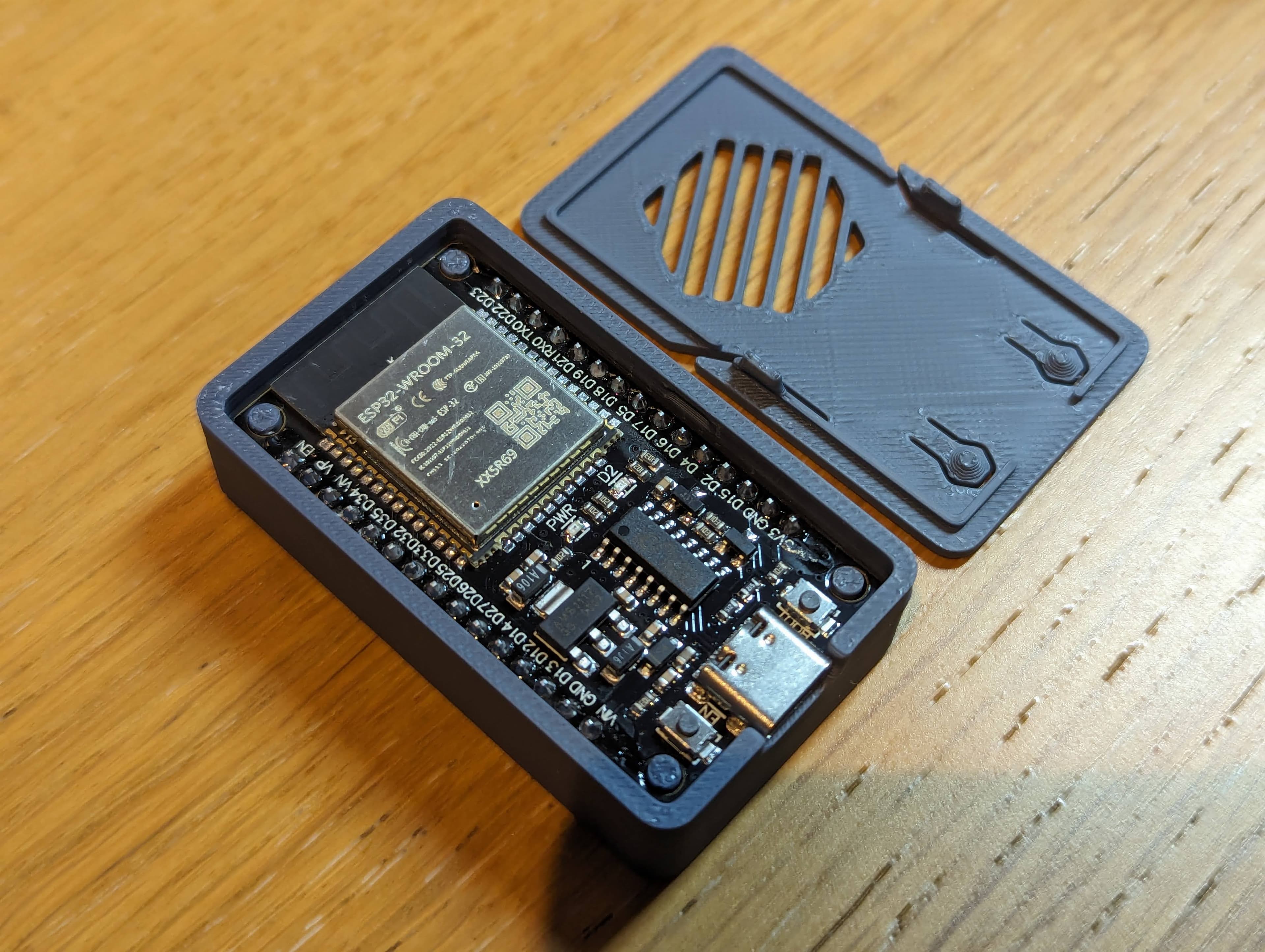 ESP32-WROOM-32 (USB-C) Box with Lid — Lid