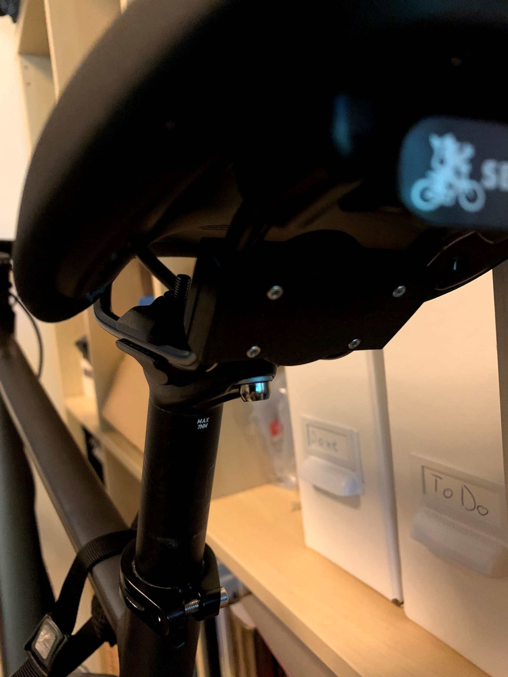 Airtag bicycle hidden saddle holder — Airtag bicycle holder top